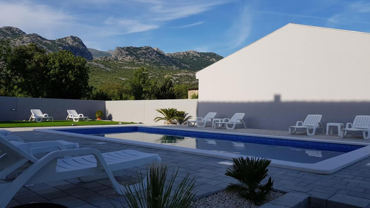 Apartments Zanic With Private Swimming Pool And Sea View Стариград-Пакленица Екстериор снимка