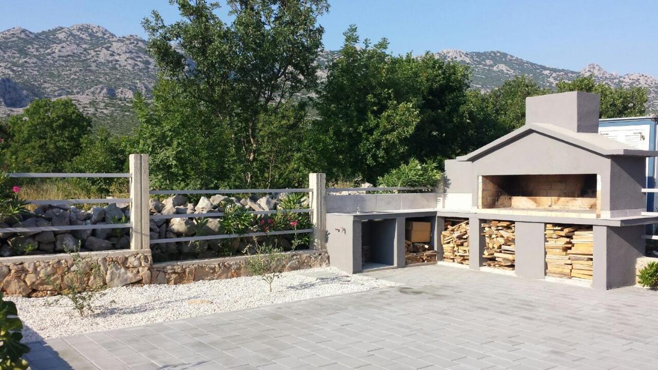 Apartments Zanic With Private Swimming Pool And Sea View Стариград-Пакленица Екстериор снимка