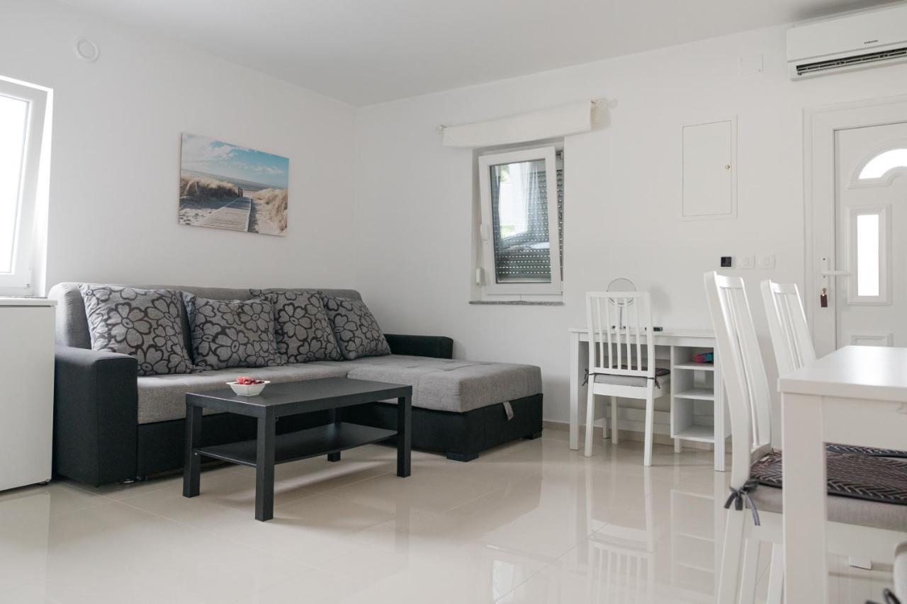 Apartments Zanic With Private Swimming Pool And Sea View Стариград-Пакленица Екстериор снимка