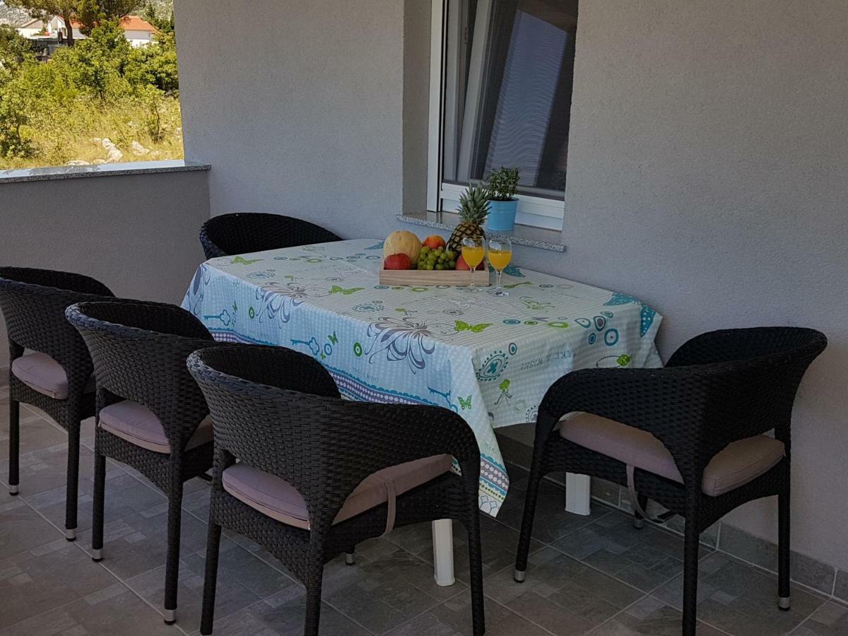 Apartments Zanic With Private Swimming Pool And Sea View Стариград-Пакленица Екстериор снимка