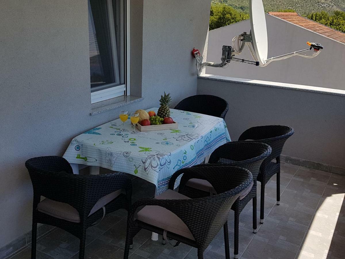 Apartments Zanic With Private Swimming Pool And Sea View Стариград-Пакленица Екстериор снимка