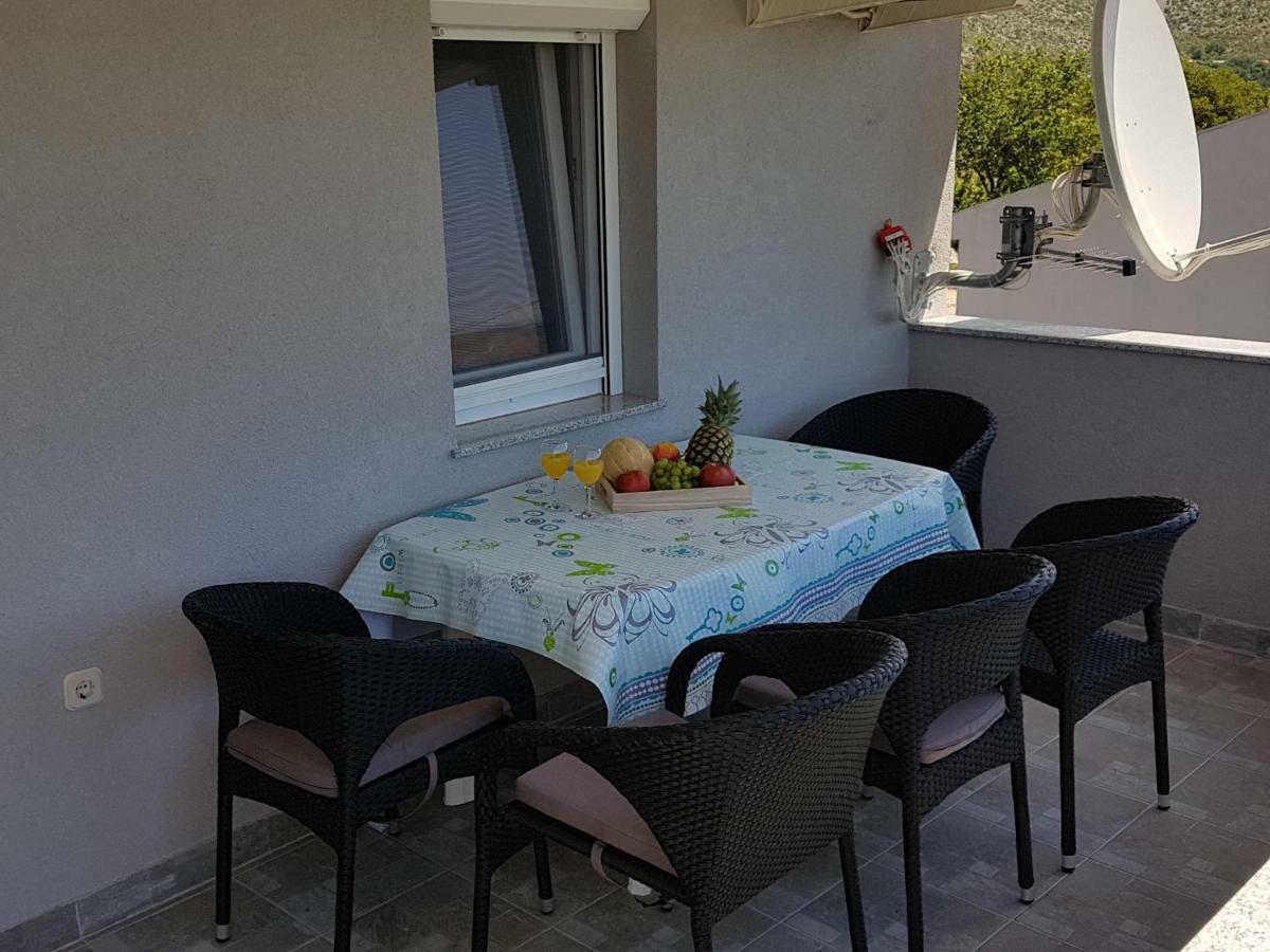 Apartments Zanic With Private Swimming Pool And Sea View Стариград-Пакленица Екстериор снимка